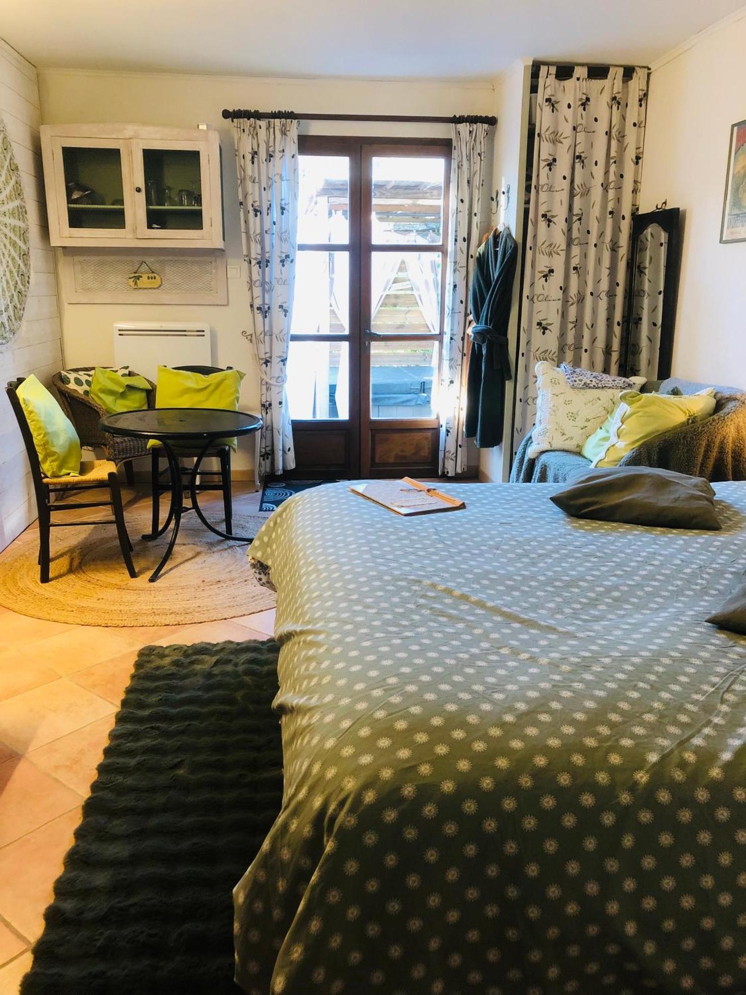 l'Oustaou B&B Piscine&Spa Besse-sur-Issole Esterno foto